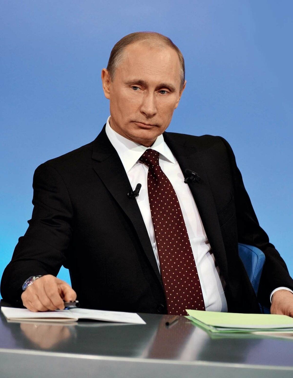 Путин: нравственный долг - сохранение исторической правды