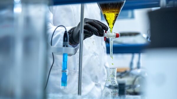 Российские ученые смогли получить нефть из биомассы