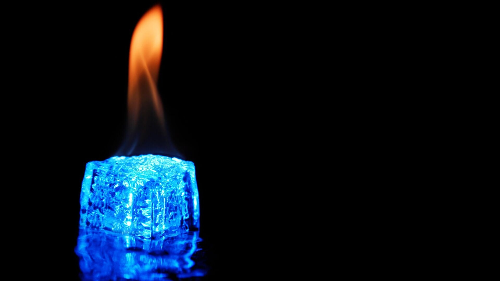 Ученые предложили тушить пожары с "горючим льдом"