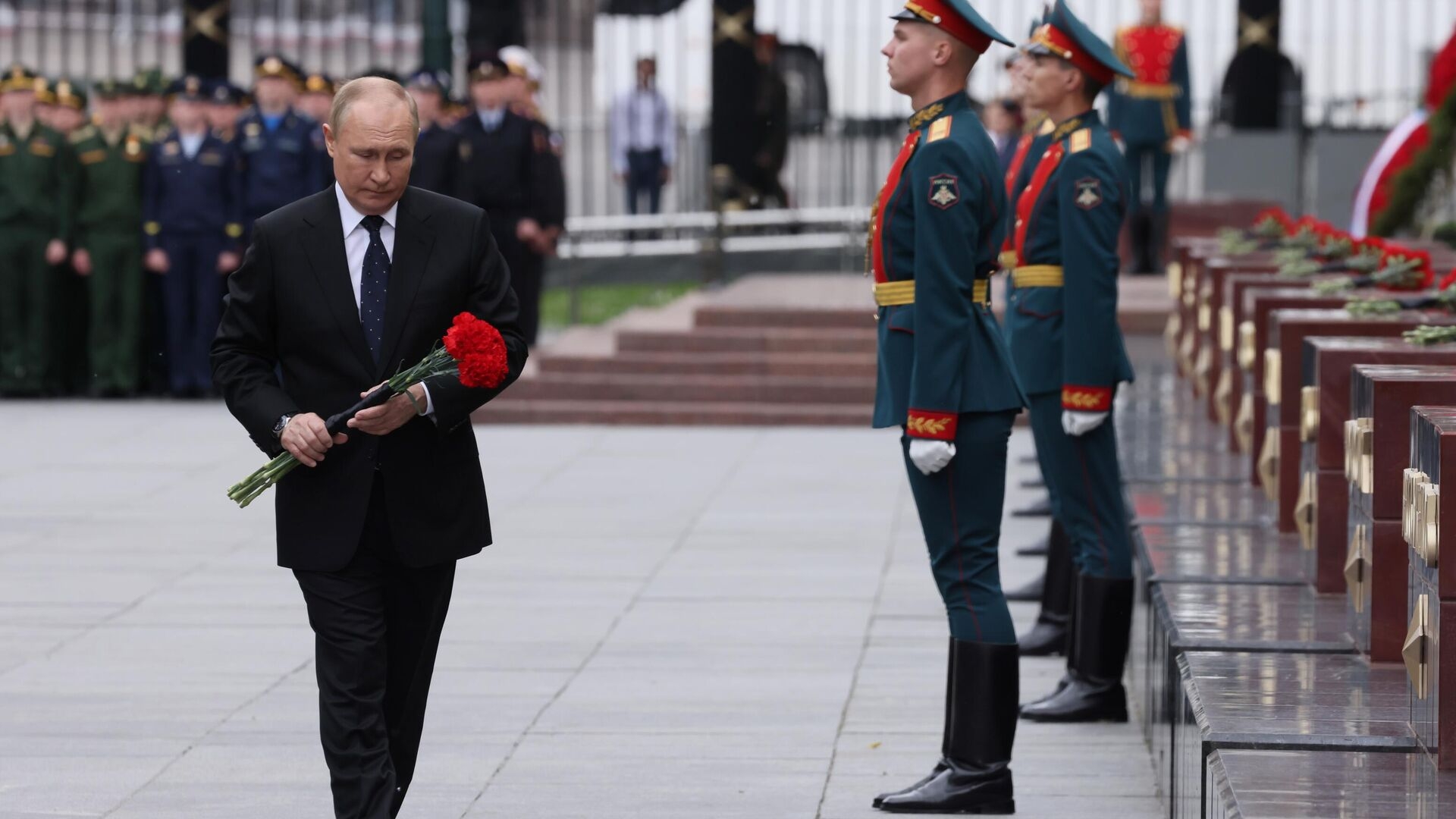 Владимир Путин возложит венок к Могиле Неизвестного Солдата
