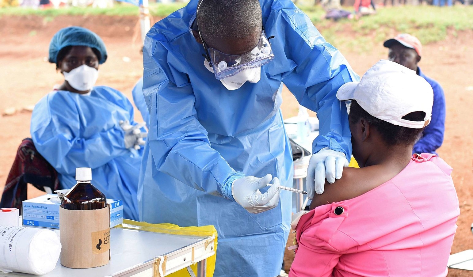Новые вспышки лихорадки Эбола продолжают регистрироваться в мире